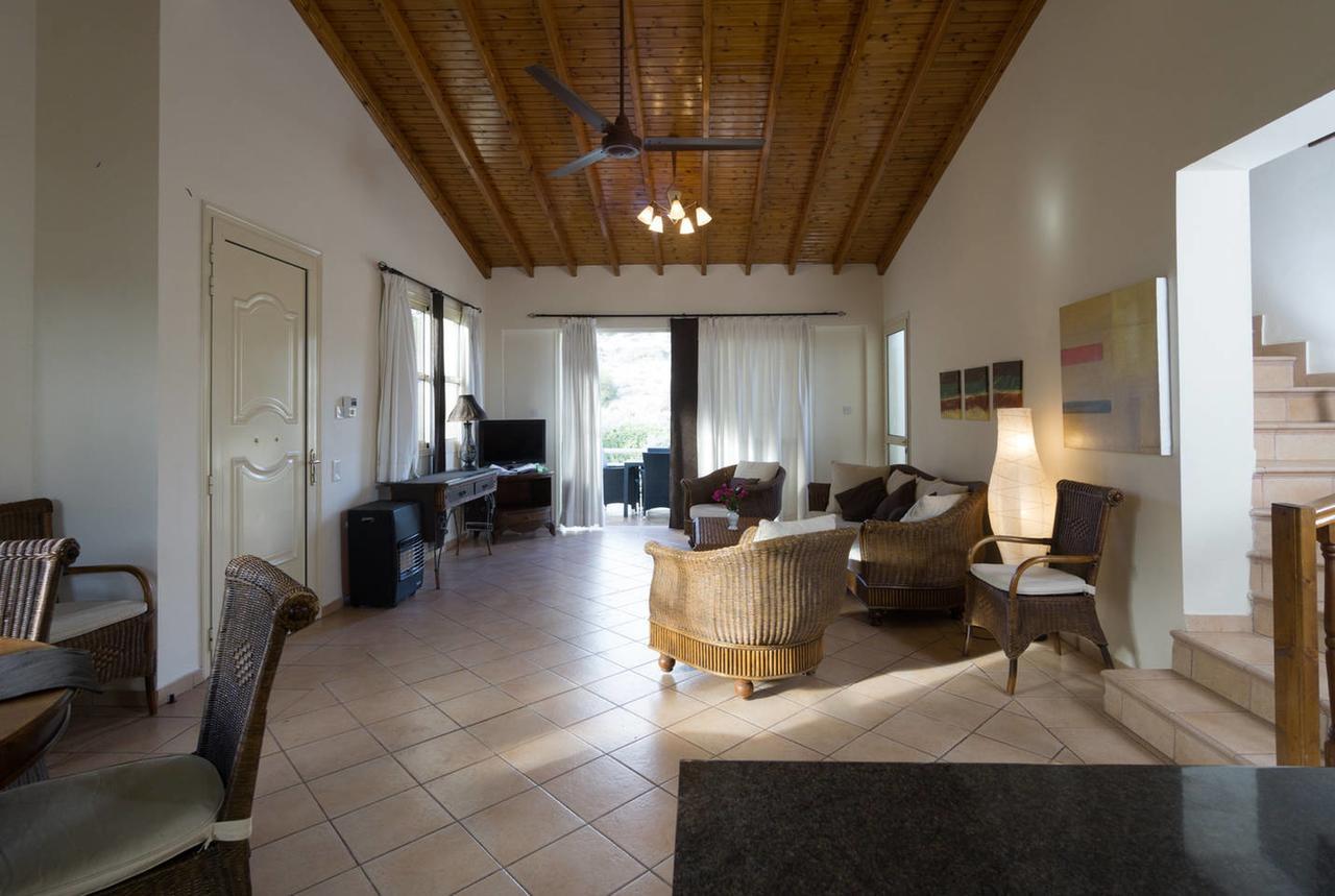 Amoroza Villa 皮斯索里 外观 照片