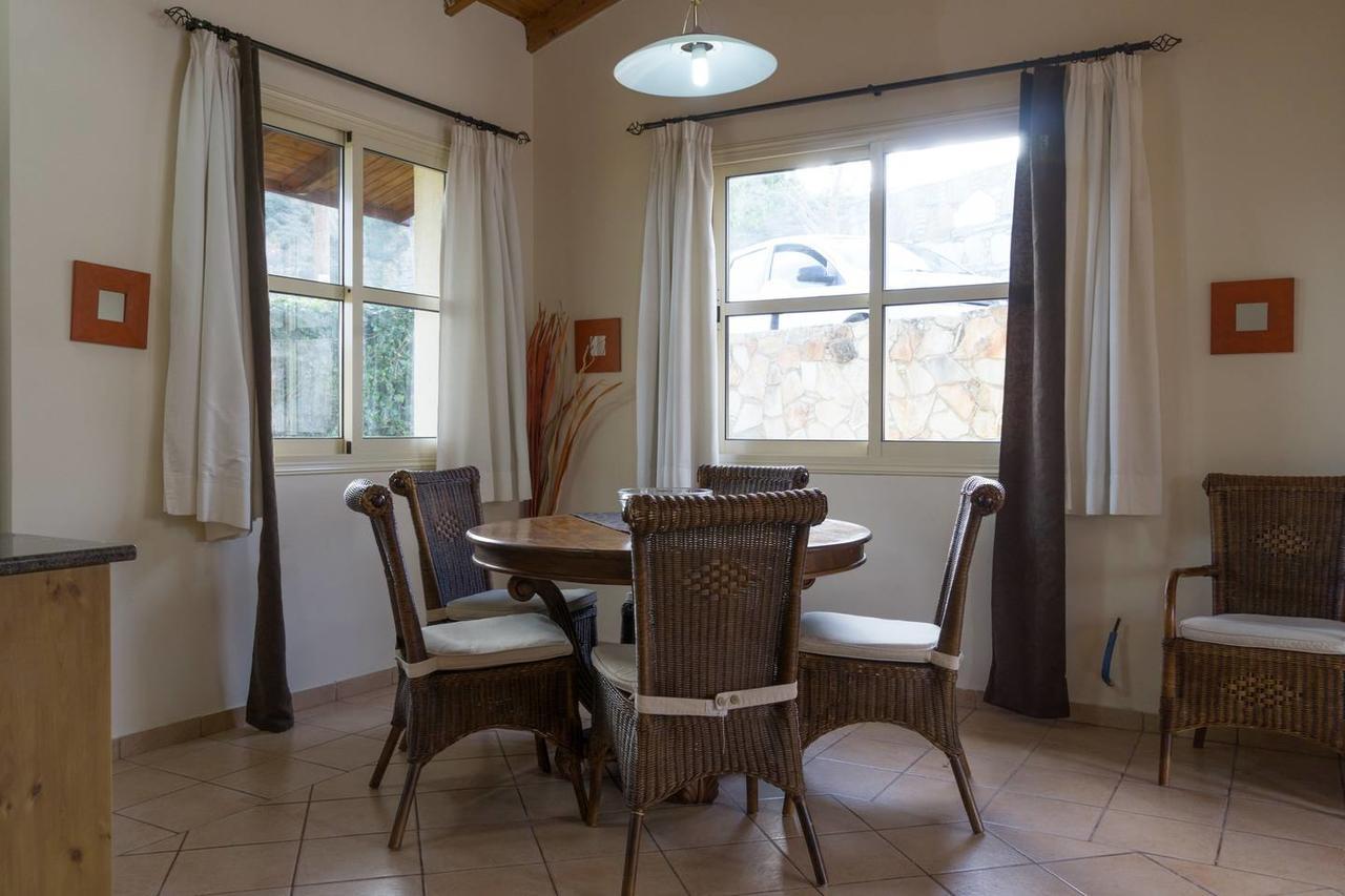 Amoroza Villa 皮斯索里 外观 照片